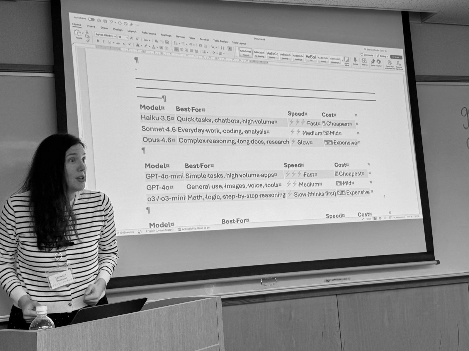 Jeanette Dennisson、言語と医学教育のためのAIについて講演する様子
